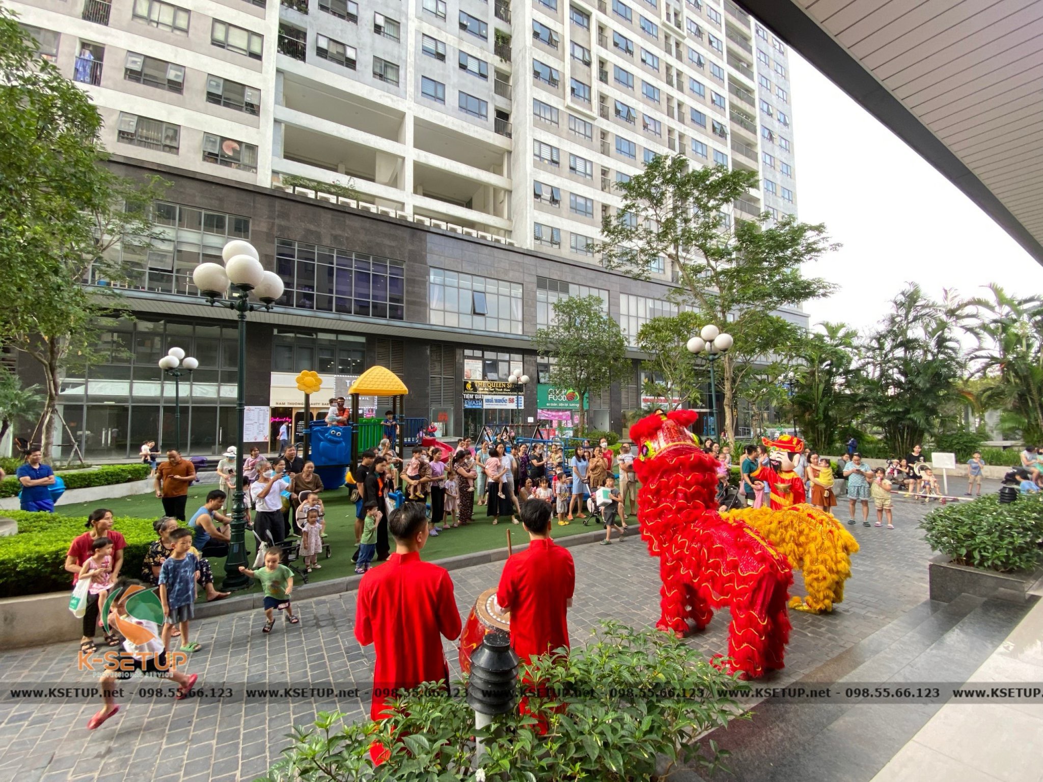 Khai trương siêu thị 