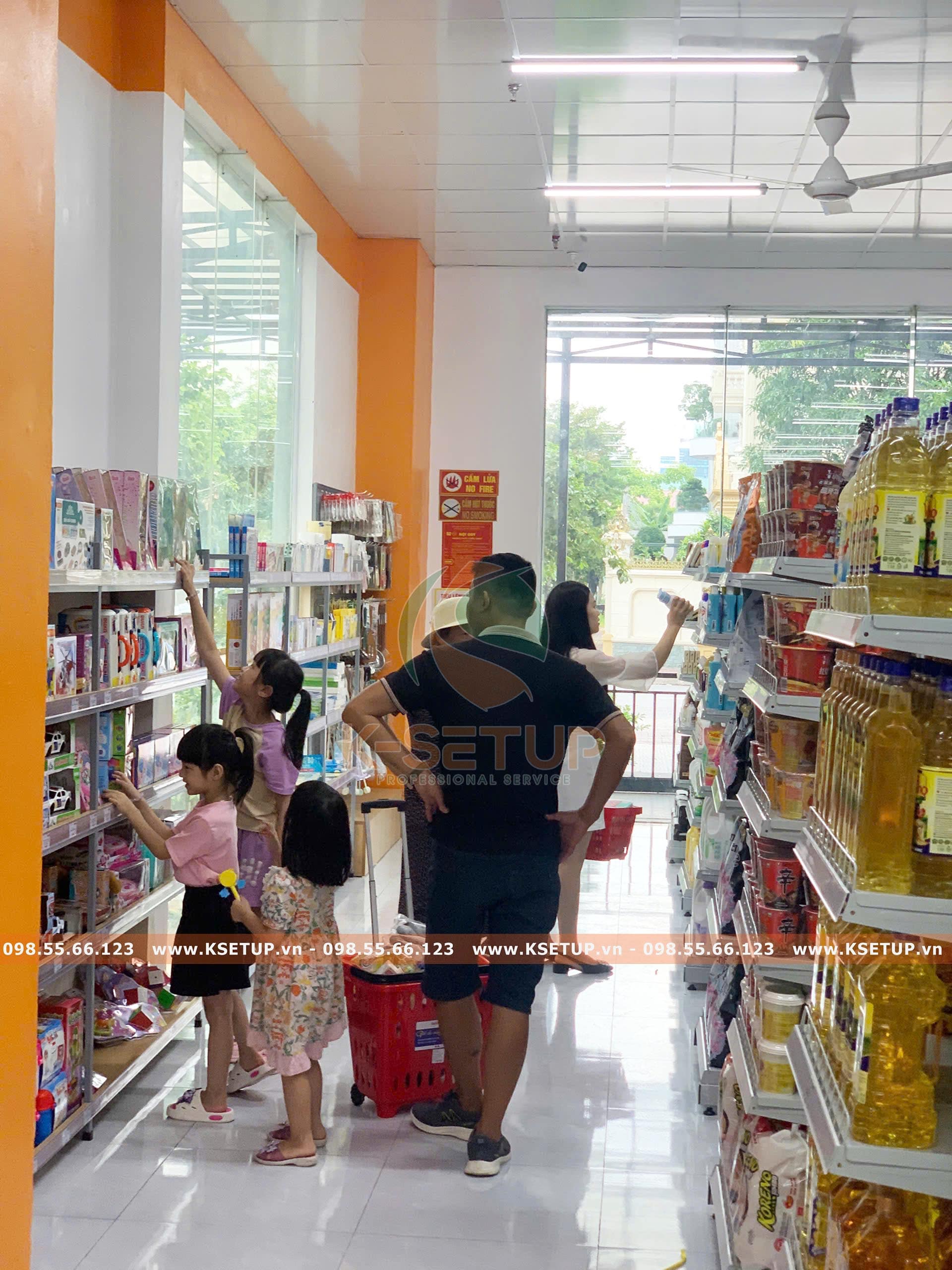 Thiết kế nội thất cửa hàng tạp hoá hiện đại